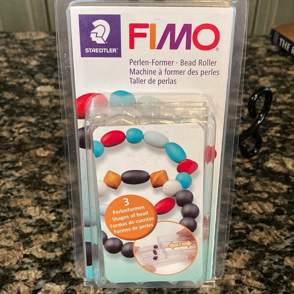 STAEDTLER FIMO PERLEN-FORMER BEAD ROLLER AND BEAD FORMER MACHINE 3 DESINGS NWT - Picture 1 of 3